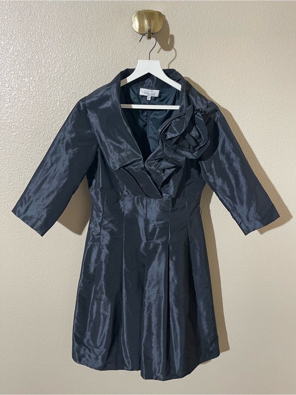 Rickie Freeman Terri JonCocktail Dress with Floral Collar